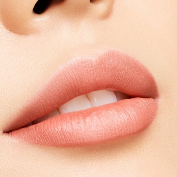 4 Mac Moon Masterpiece powder kiss lipstick matte - Picture 8 of 8